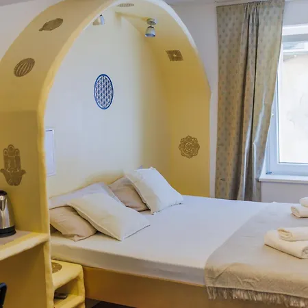 Апартаменты Plutus And With Free Parking