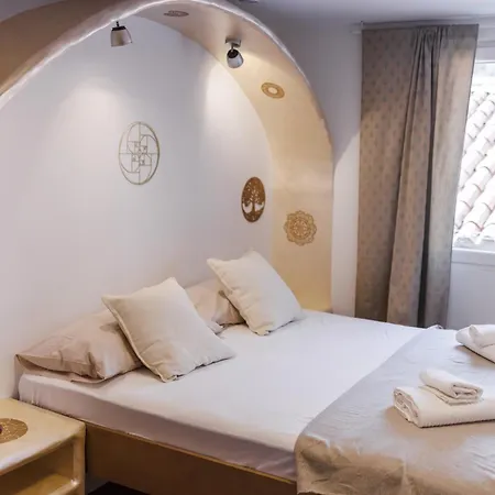 Plutus And With Free Parking Apartment Koper
