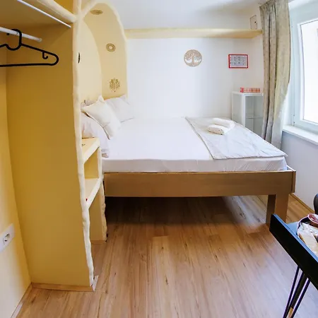 Апартаменты Plutus And With Free Parking *