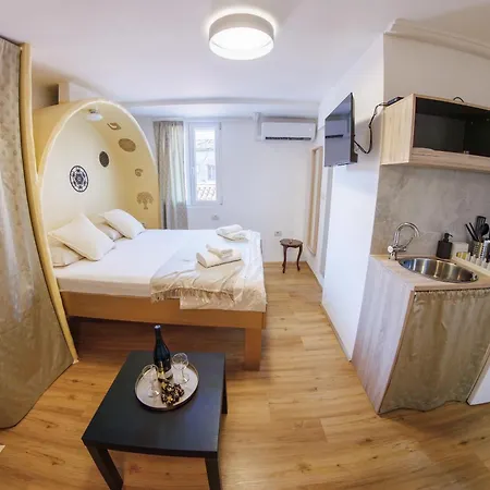 Plutus And With Free Parking Appartement *