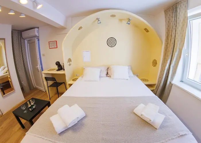 Apartment Plutus And With Free Parking *