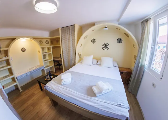 Plutus And With Free Parking Koper